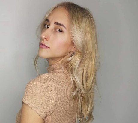 tambalk model nude image