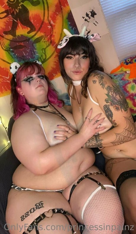 princessinpainz adult model photo