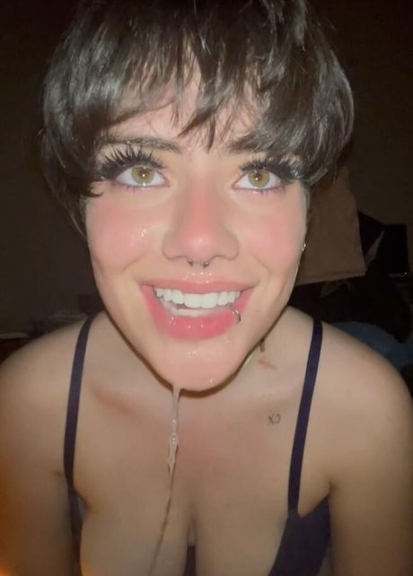 nihsfw star naked picture