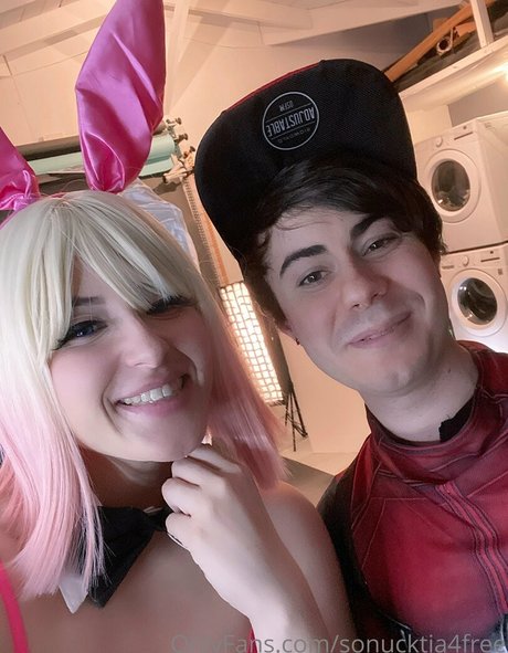 sonucktia4free nude actress pics