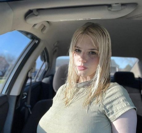 Haley Z art pornstar gallery