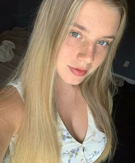 Haley Z perfect pornstar photos