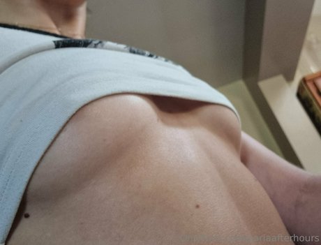 sariaafterhours model hd images