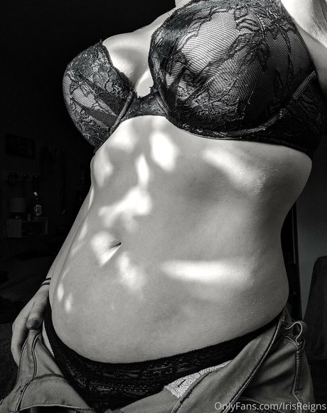 irisreigns hot actress images