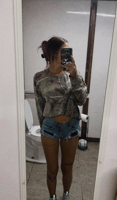 Nicoolee99 pornstar top image