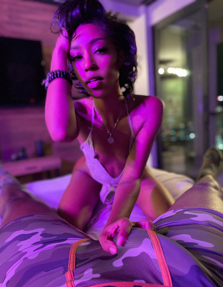 aliyahlust model porn picture