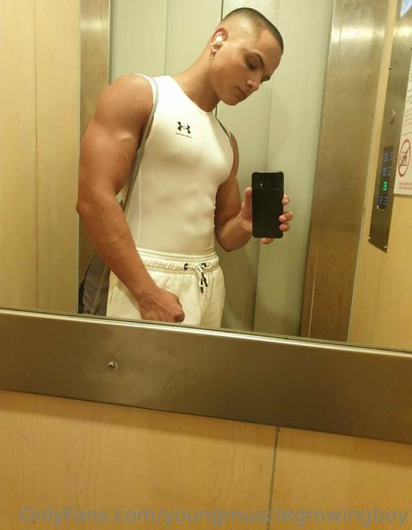 youngmusclegrowingboy star perfect photos