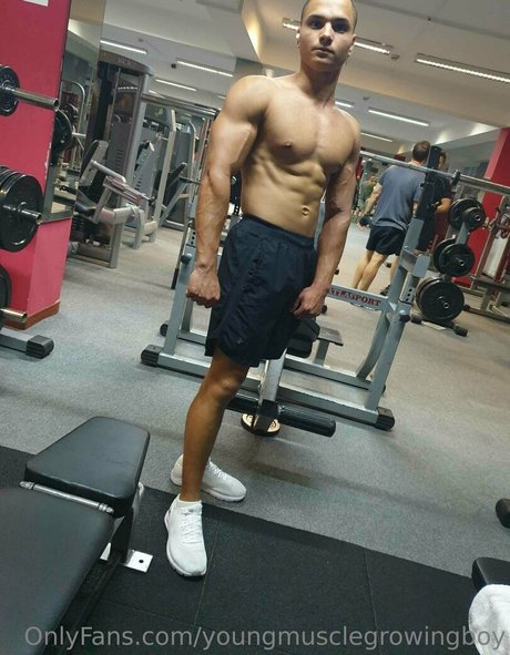 youngmusclegrowingboy pornstar beautiful photo