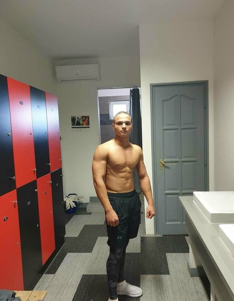 youngmusclegrowingboy perfect actress img