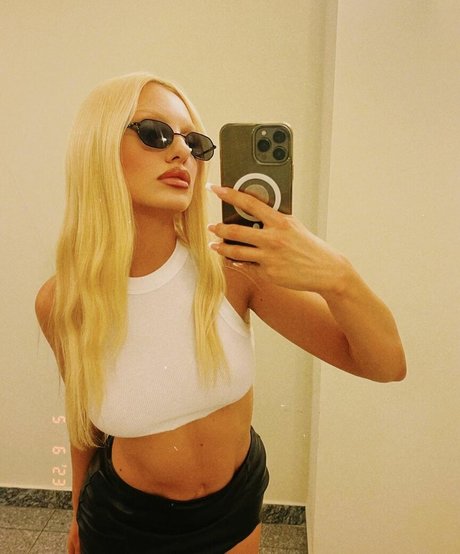 Alexandra Stan pornstar sex img