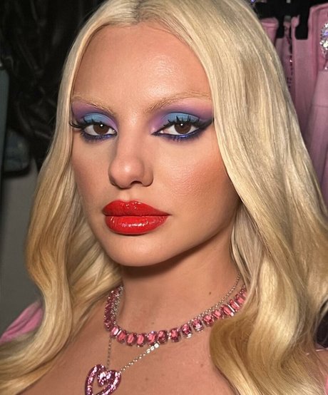 Alexandra Stan actress gallery