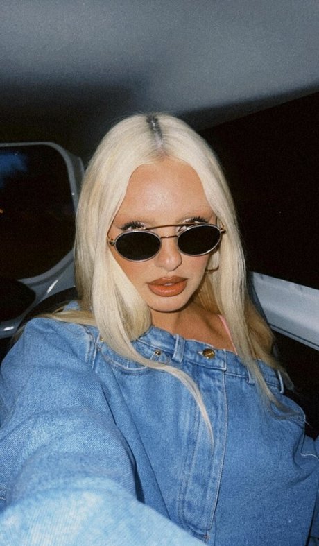 lesbian ass onlyfans exclusive images