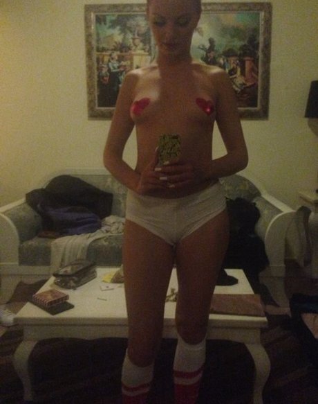 Alexandra Stan sexy star img