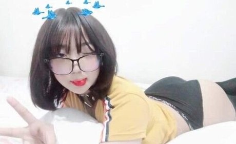 eimiruwu model nude pictures