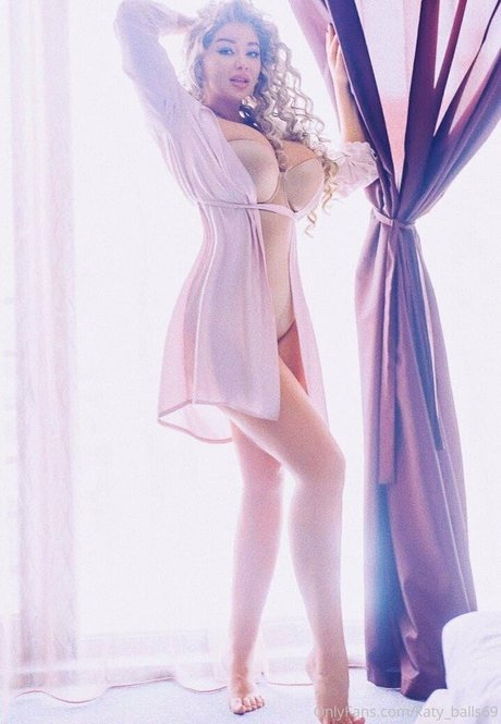 curvy model kate art model img