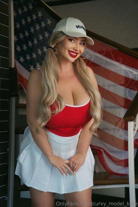 curvy model kate model nude picture