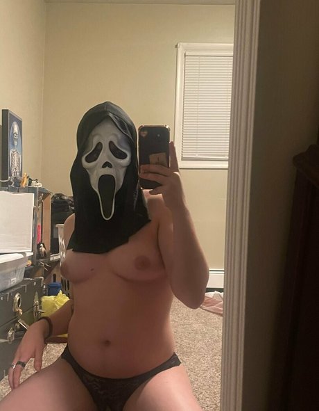 blo0d r0ach exclusive pornstar photos