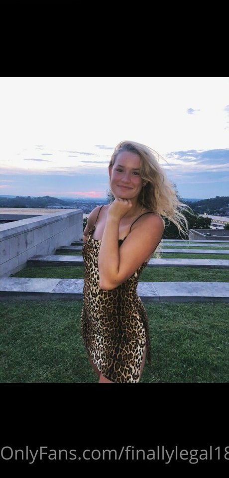 blonde babe onlyfans pornos pic