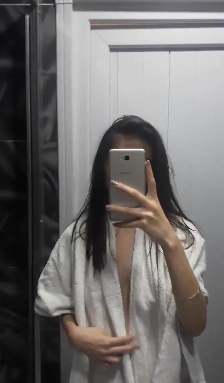 Kubra Yurdakul sexy model picture