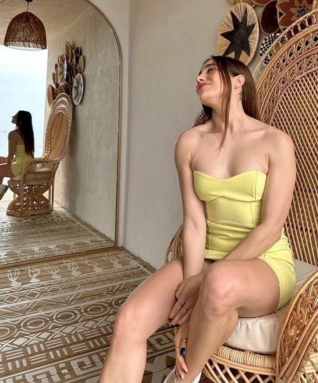 huge anal dildo onlyfans adult pic