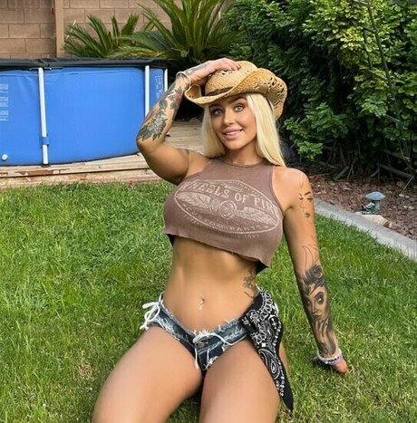 ashleywolfxo high quality pornstar pictures