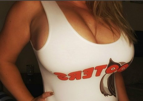 brooke lovelydd exclusive pornstar img