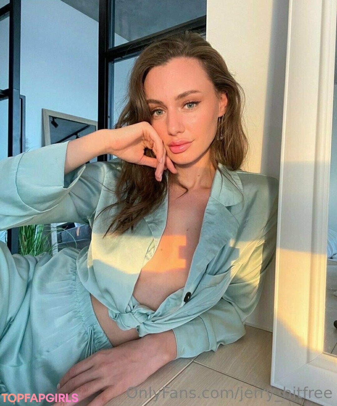 jerry hitfree nudes star image