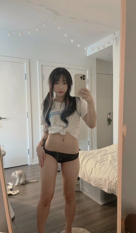 awnnivip pornographic model pictures