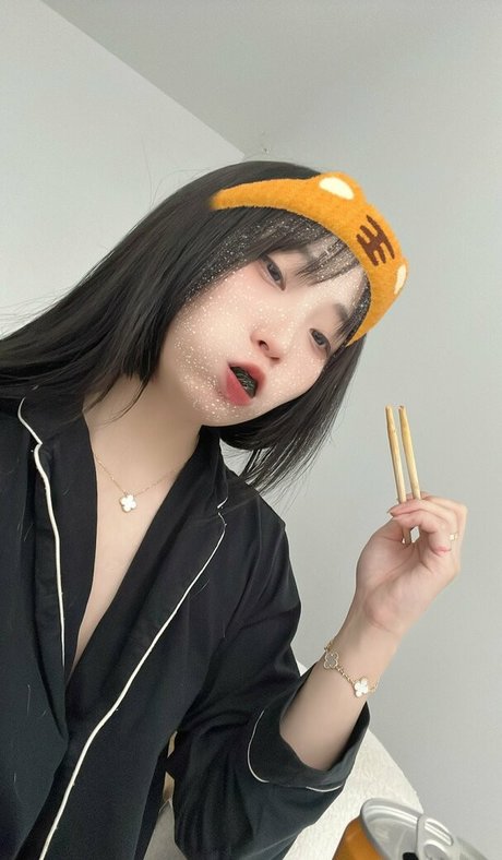 awnnivip pornstar nudes photos