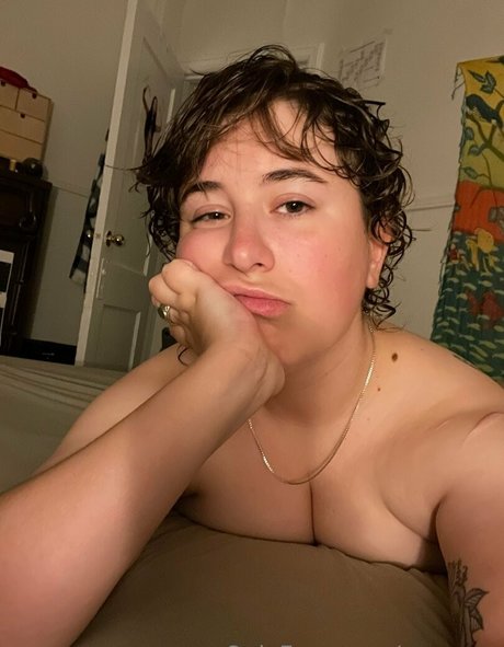 grrraves model top pictures