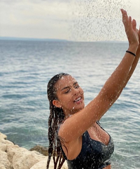 Sara Chafak star hd pictures