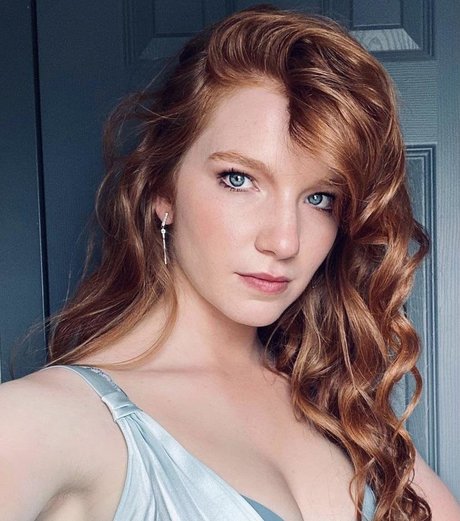 Annalise Basso star pretty photo