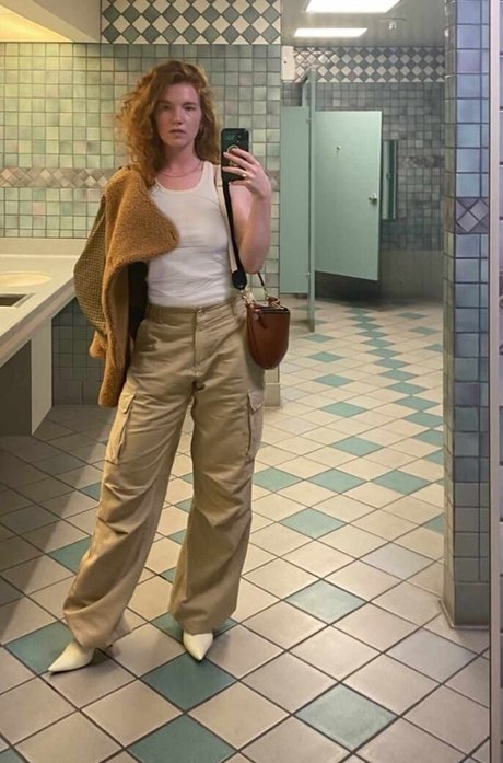 Annalise Basso star pornographic img