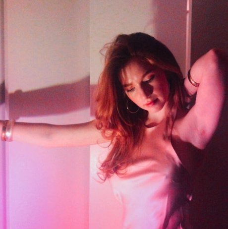 Annalise Basso nude star images