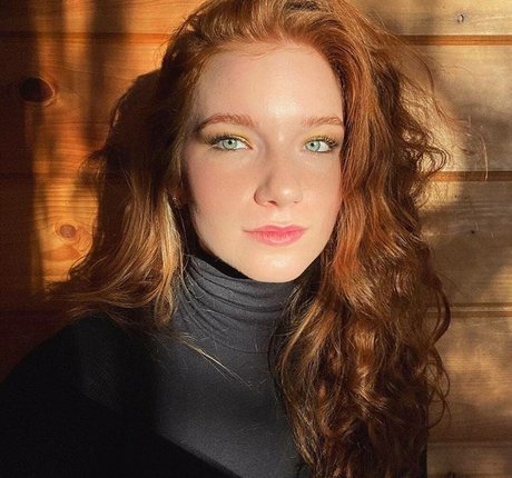 Annalise Basso xxx star photos