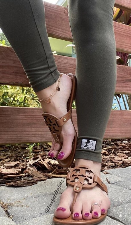 Beautyandherfeetz pornstar exclusive archive