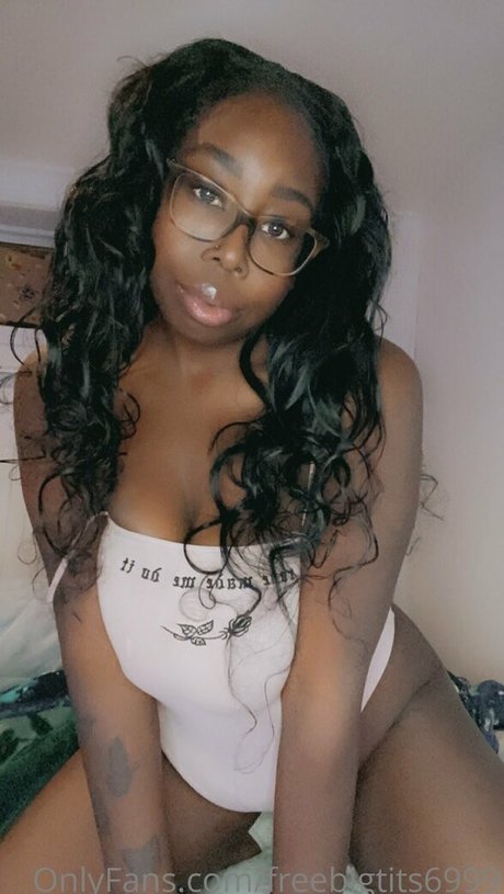 freebigtits6999 erotic model galleries