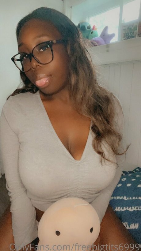 freebigtits6999 star nude img