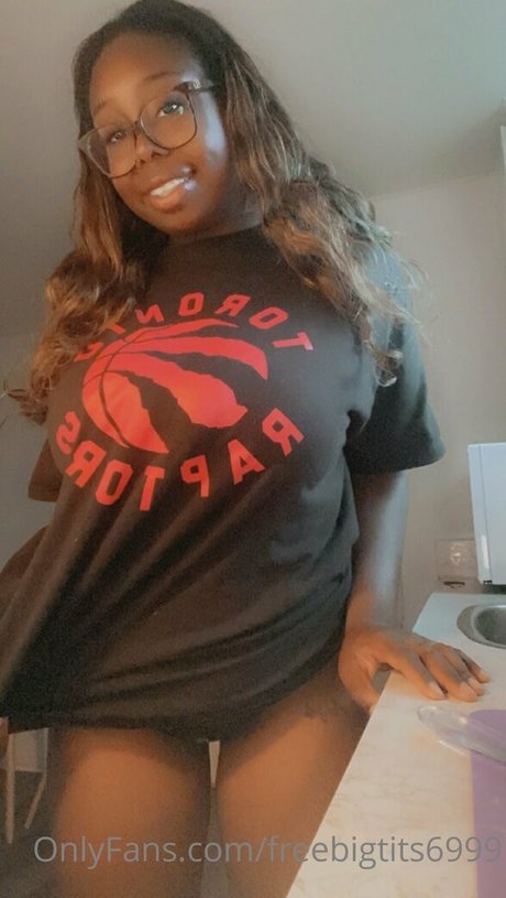 freebigtits6999 pretty actress photos