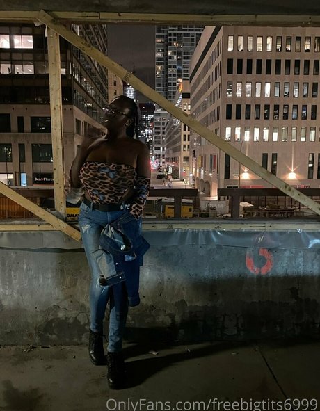 freebigtits6999 perfect model img