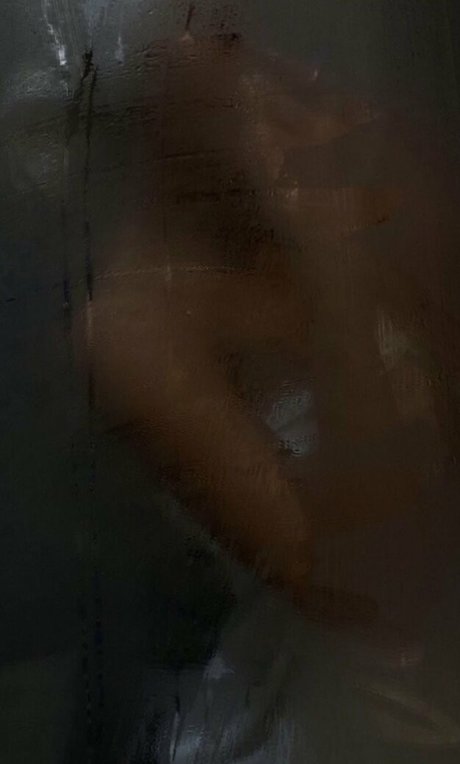 Faye Brookes star pornographic image