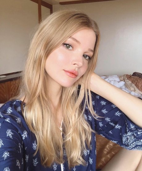 Lili Johansson star gallery