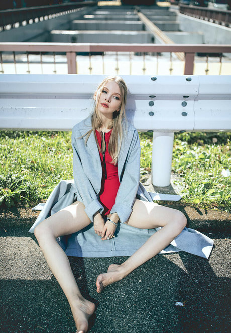 Lili Johansson erotic model pic