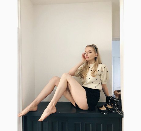 Lili Johansson sex model archive