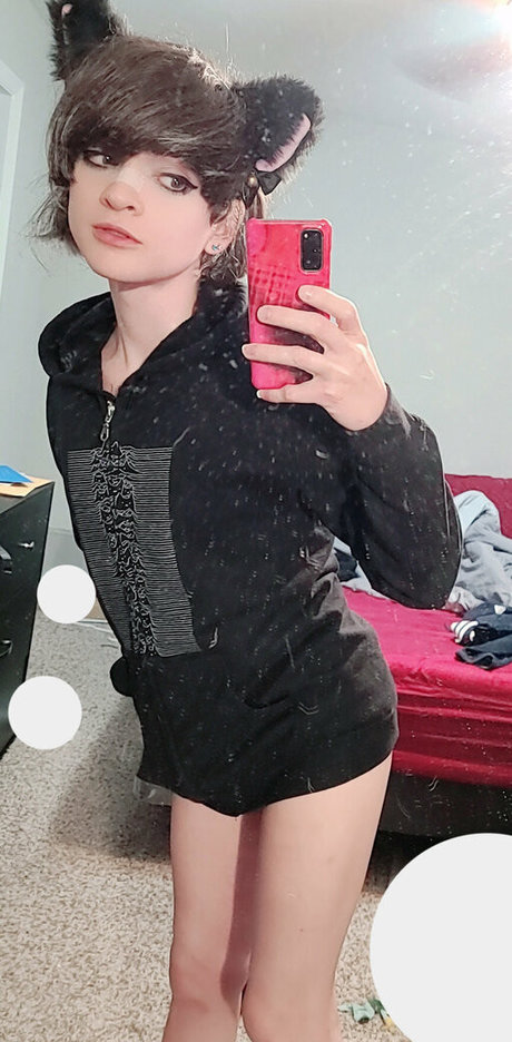 18 year old onlyfans sexy nude pic