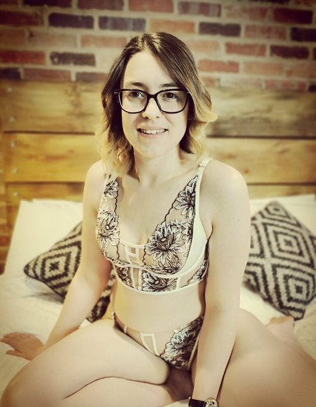 latina onlyfans free photo