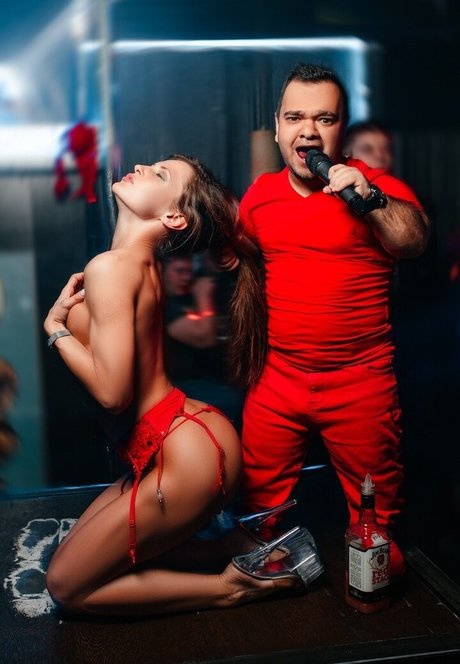 Gogo Stripper pornstar hd pics