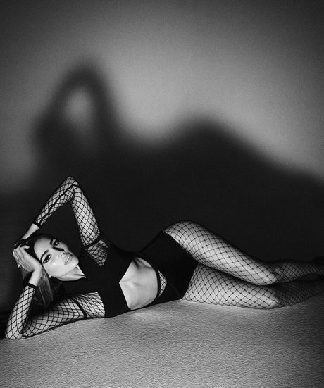 czech milf onlyfans nudes images