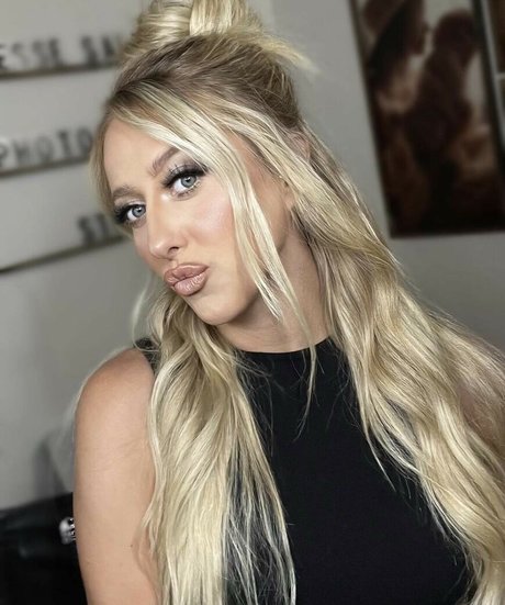 Brittany Lynne model erotic galleries