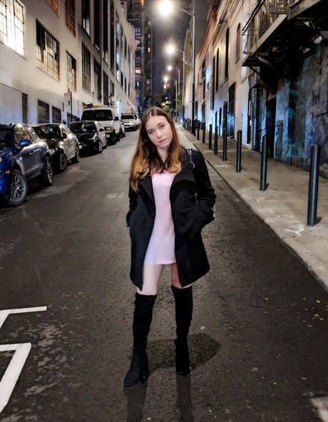 Ayytrae model exclusive gallery